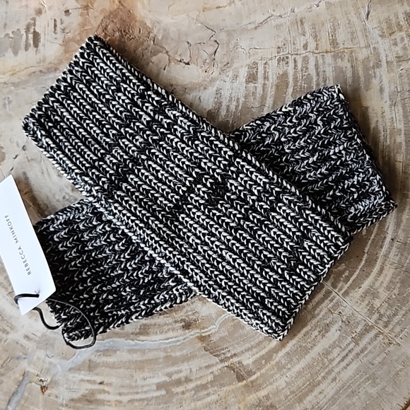 Rebecca Minkoff | Black and White Knitted Arm Warmers - Picture 3 of 6